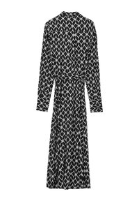 Robe noire longue avec un motif géométrique en diamant blanc, manches longues, ceinture à la taille et col. Tissu doux avec une texture lisse.