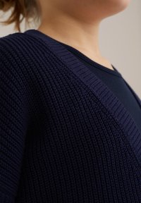 WE Fashion Neuletakki - blue