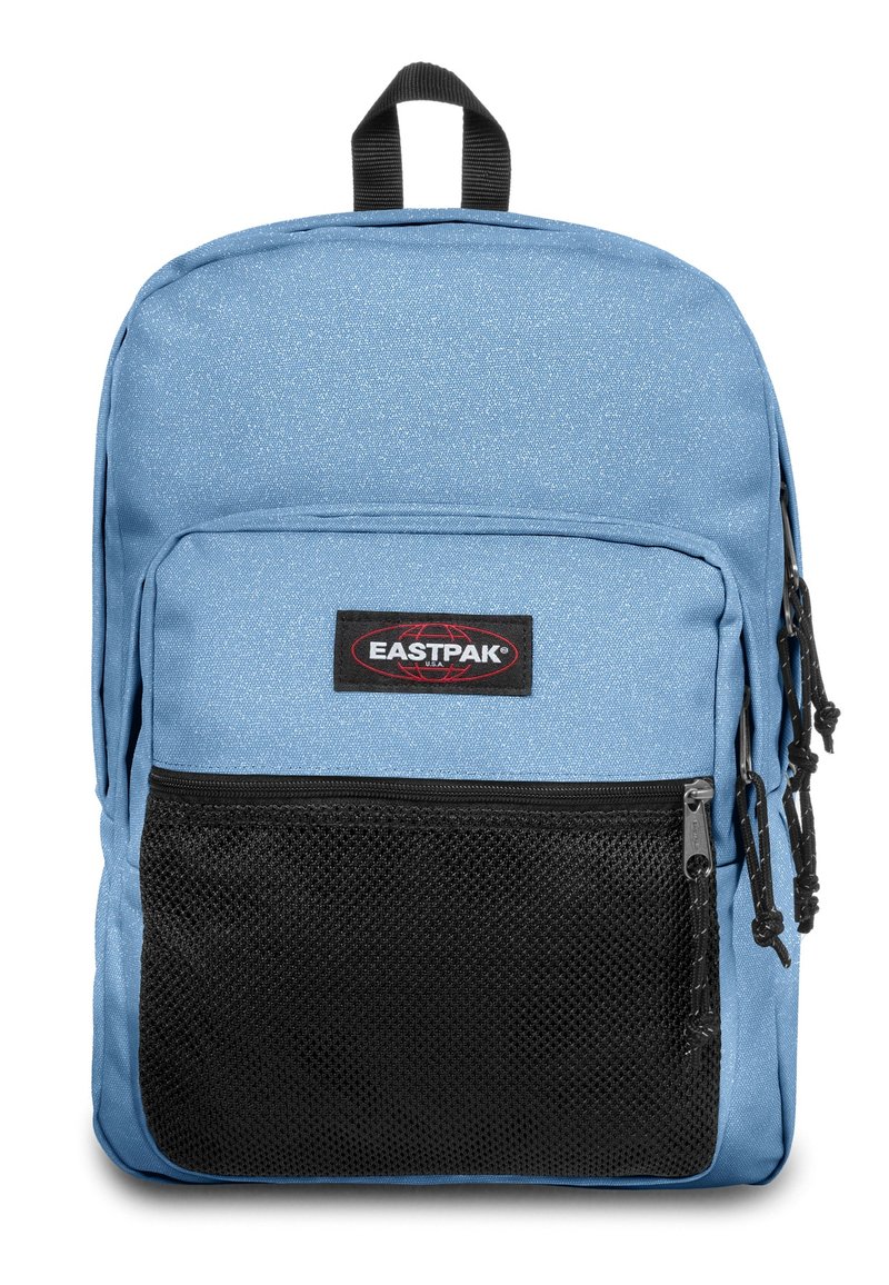 Zaino blu chiaro con finitura texture, dotato di una tasca frontale in rete nera, doppia cerniera e manico superiore per il trasporto.