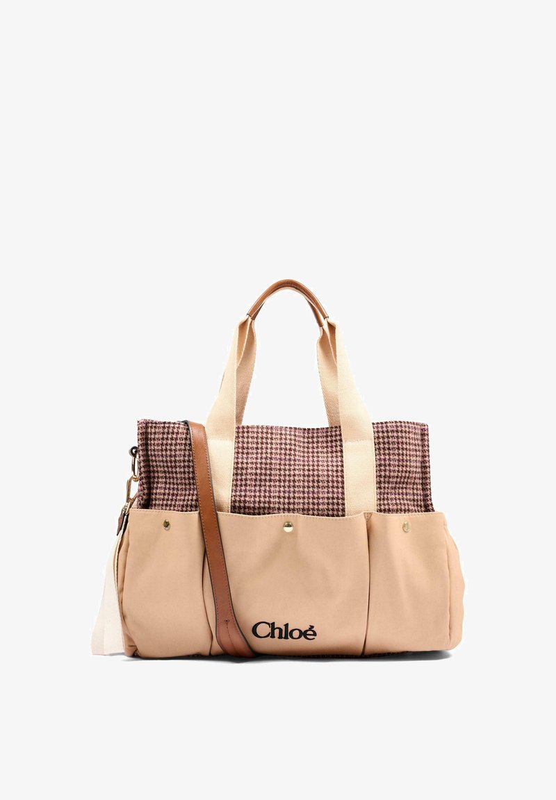Borsa a mano a quadretti beige e rosa con doppie maniglie in tessuto, tasche frontali e tracolla regolabile marrone, marchiata con il testo "Chloé".