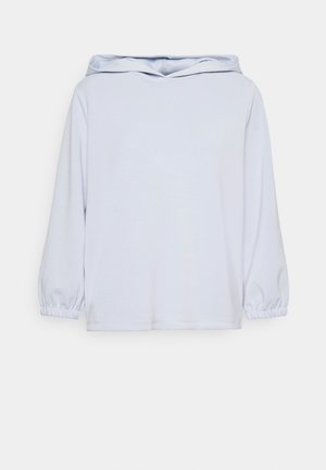 Hellblauer Kapuzenpullover mit langen Ärmeln, elastischen Bündchen, weitem Schnitt und einer Kapuze ohne sichtbare Kordeln, auf neutralem Hintergrund gezeigt.
