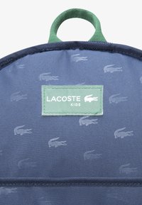 Lacoste CORE SOLID - Iskolatáska - marine