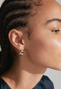 LIGHT CHUNKY EARRINGS - Cercei - gold-coloured