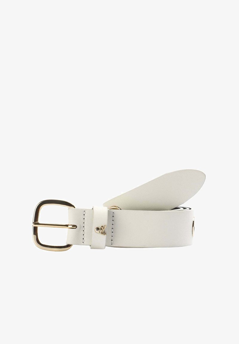 Cintura in pelle bianca con fibbia in metallo dorato, caratterizzata da una texture liscia e un design minimalista. Include un anello per la regolazione della vestibilità.
