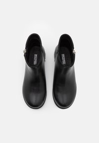 Michael Kors Kids EMMA THEODORA - Stövletter - black