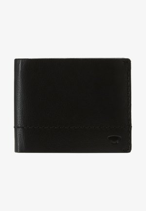 Schwarze Lederbörse mit glatter Textur, im Zweifach-Design, sichtbaren Nähten und einem kleinen geprägten Logo in der unteren Ecke.