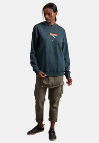 FELPA OCEAN KANGAROO CON CAPPUCCIO E TASCONE - Foto 8