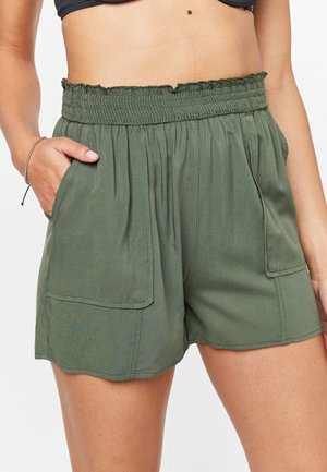 Short - green