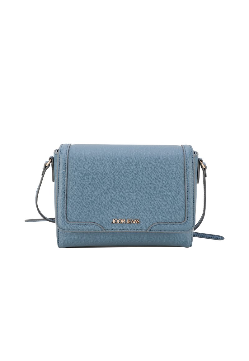 Borsa a tracolla in pelle blu con texture, tracolla regolabile, chiusura a pattina e accentazione del logo dorato. Forma rettangolare con bordi curvi.