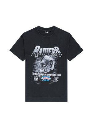 Schwarzes Baumwoll-T-Shirt mit dem Schriftzug "RAIDERS" in fettem weißen Text, einer silbernen Helmgrafik und "SUPER BOWL CHAMPIONS 1983" darunter.