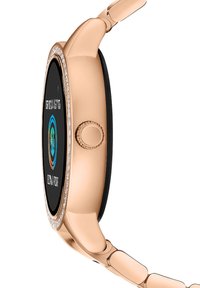 Smartwatch color oro rosa con quadrante rotondo, cinturino simile a diamante, touchscreen nero e pulsante laterale con impugnatura texturizzata.