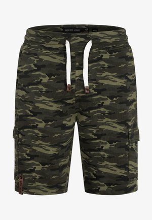 Groene en zwarte camouflage cargoshorts met witte trekkoorden en zijzakken, met het label "Indicode Jeans" in medium maat.