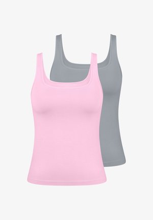 Deux débardeurs sans manches, l'un rose clair devant et l'autre gris derrière, tous deux avec des encolures carrées.