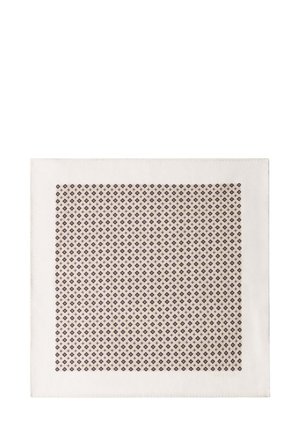 Nappe carrée en tissu crème avec un motif losange violet. Les bords sont soigneusement finis, affichant une apparence tissée texturée.