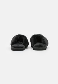 Puma FLUFF X STRAP - Copati - black/white