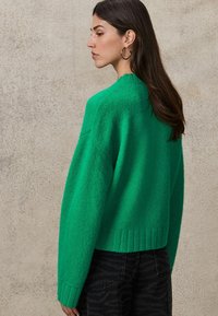 Next POCKET - Neuletakki - bright green