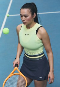 Nike Performance ADVANTAGE TANK - Topp - light laser orange/black