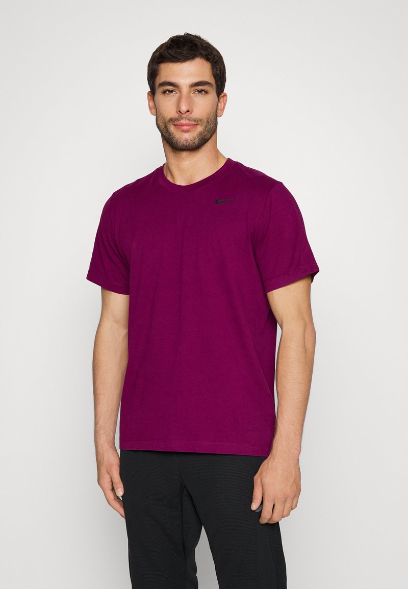 Nike Performance TEE CREW SOLID - T-shirt desportiva - sangria/black