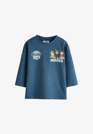 Modra bombažna majica z okroglim izrezom in rokavi do komolcev. Na njej so logotip "PAW Patrol" in risani liki ter napis "HEROES".