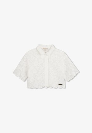 Blouse blanche raccourcie avec un motif en dentelle florale, ourlet festonné et manches courtes. Présente un col classique et un marquage subtil.