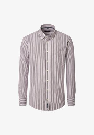 Witte overhemd met dunne verticale bordeauxrood strepen, lange mouwen, knoopkraag, borstzak en beige knopen.