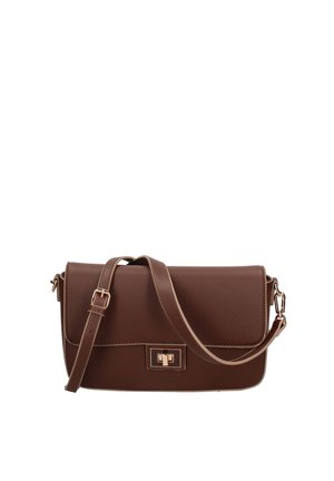 Bruine neplederen schoudertas in een rechthoekige vorm, met gouden hardware en een klepsluiting. Voorzien van een verstelbare riem en een minimalistisch ontwerp.