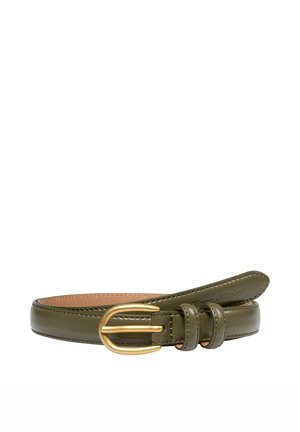Ceinture en cuir vert olive avec une finition texturée, dotée d'une boucle en métal doré et d'un design à double passant, détail du logo subtilement embossé.