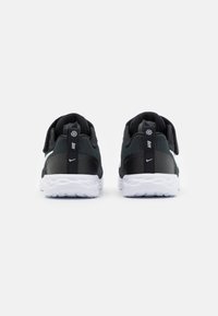 Nike Performance Scarpe da corsa su strada - black