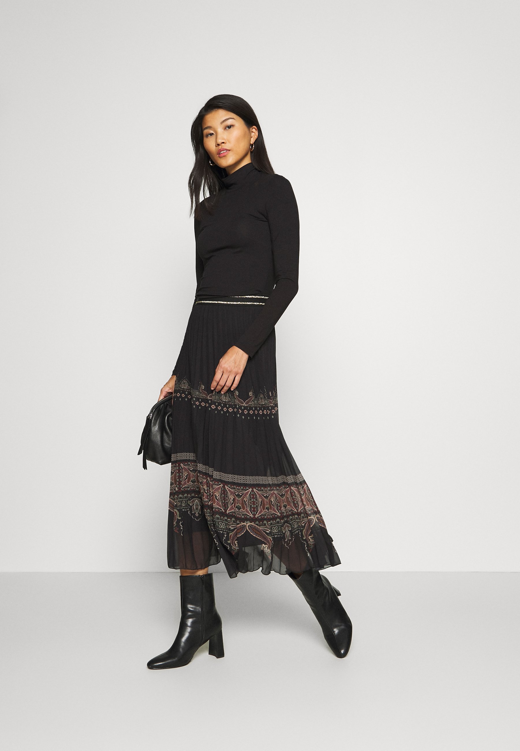 كليمنجارو لسان حال موصل gonna pantalone desigual - sayasouthex.com