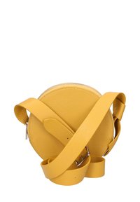 Borsa a tracolla rotonda gialla in pelle con finitura texturizzata, dotata di chiusura con zip e tracolla regolabile. Accentuata da hardware in argento.