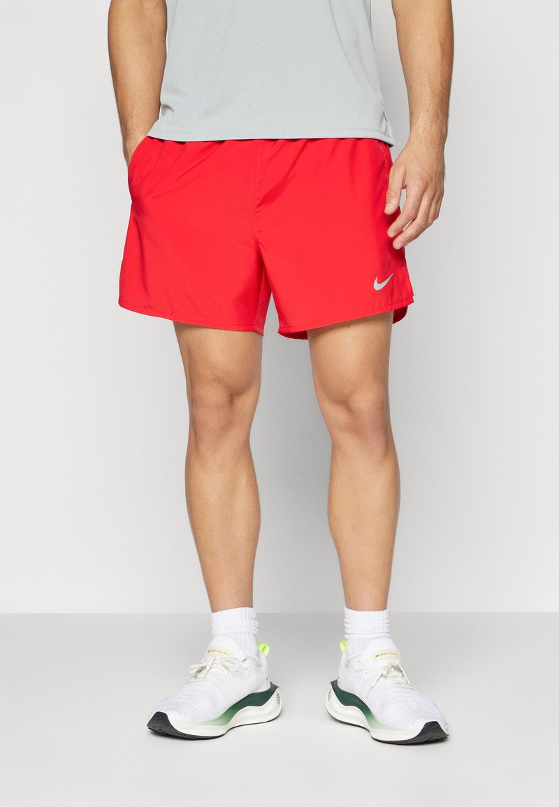 Nike Performance CHALLENGER - Pantalón corto de deporte - university red/black/reflective silver