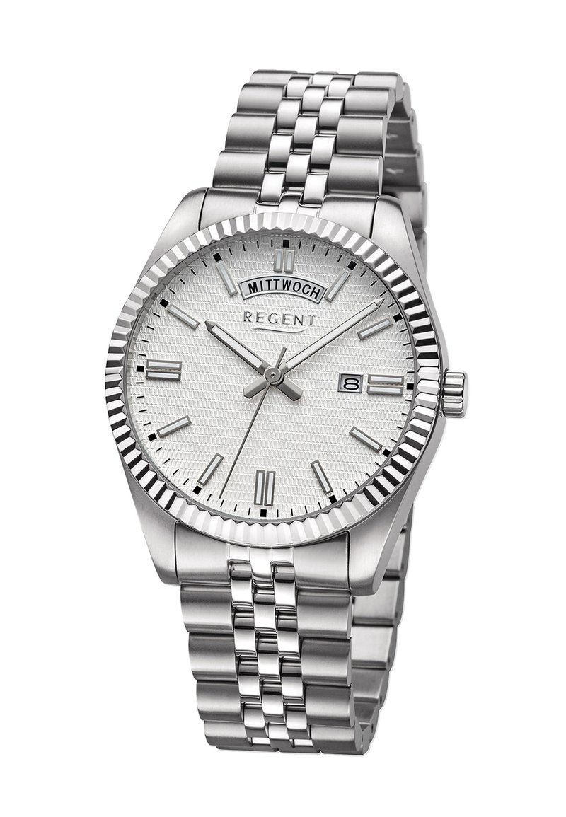 Montre en acier inoxydable argenté avec un cadran blanc texturé, affichage de la date et marqueurs horaires luminescents. Elle est dotée d'un bracelet à maillons et d'une lunette cannelée.