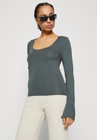 Gina Tricot SOFT TOUCH  - Ilgarankovis viršutinės dalies drabužis - urban chic