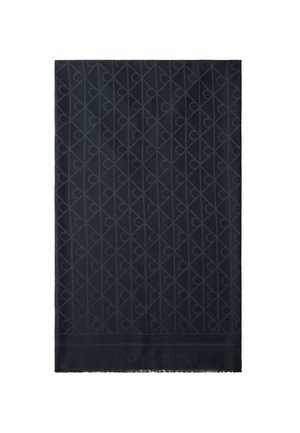 Sort rektangulært halstørklæde med et subtilt diagonalt geometrisk mønster og et svagt Calvin Klein-logo nær den nederste kant.