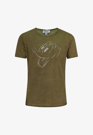 Camiseta de algodón verde oliva con cuello redondo y mangas cortas, que presenta un gráfico blanco de la cara de un personaje en el frente.