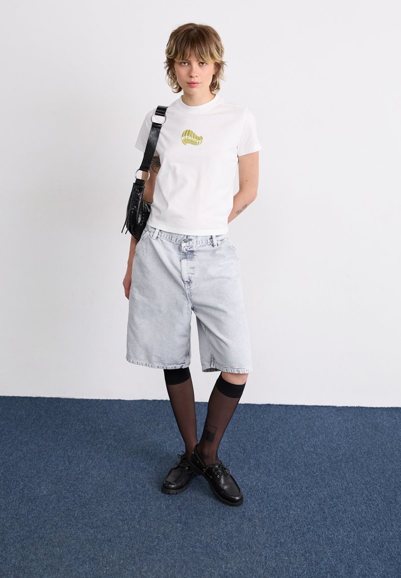 Carhartt WIP BRANDON SINGLE KNEE - Šortky - black chalk wash