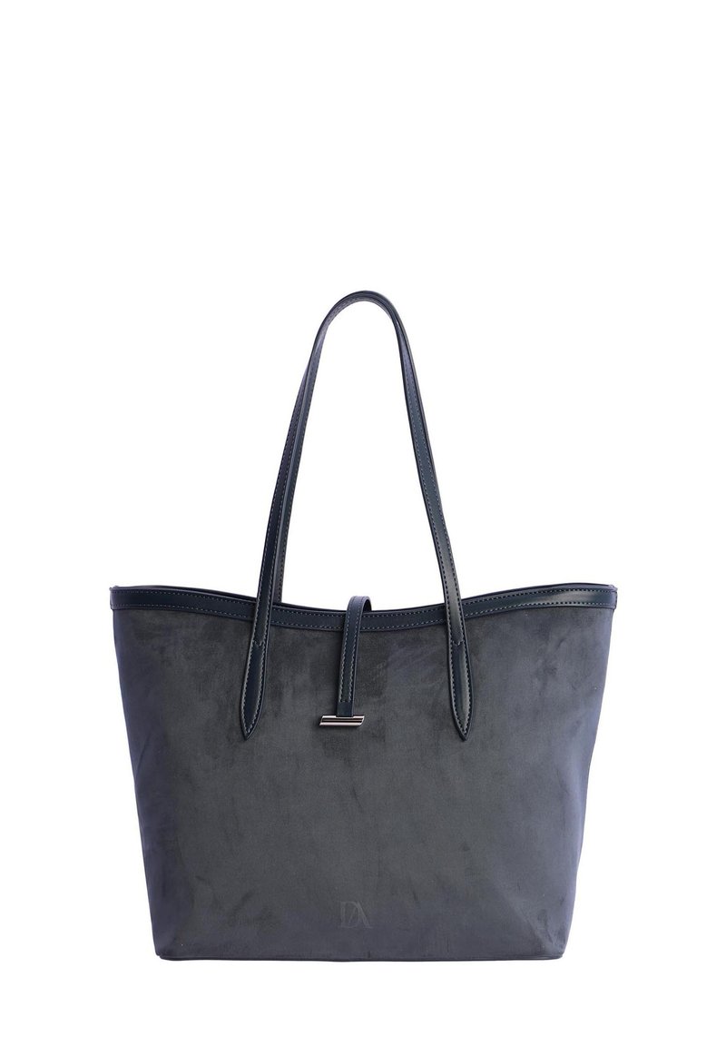 Bolsa tote de color gris oscuro con dos asas largas y un pequeño cierre de metal plateado en la parte frontal, fabricada en un material texturizado.