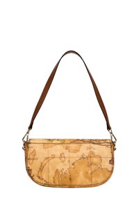 Borsa in pelle marrone chiaro con design mappa del mondo, texture liscia, forma tondeggiante e tracolla marrone con dettagli in oro.