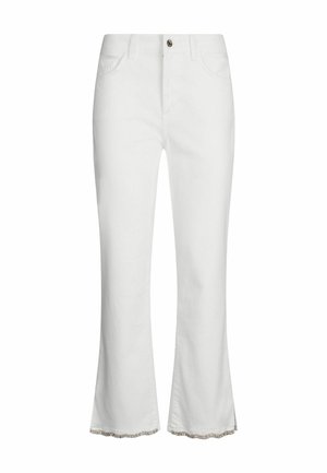 Jeans flare bianchi con vita alta, cinque tasche e orlo frangiato con dettagli metallici.