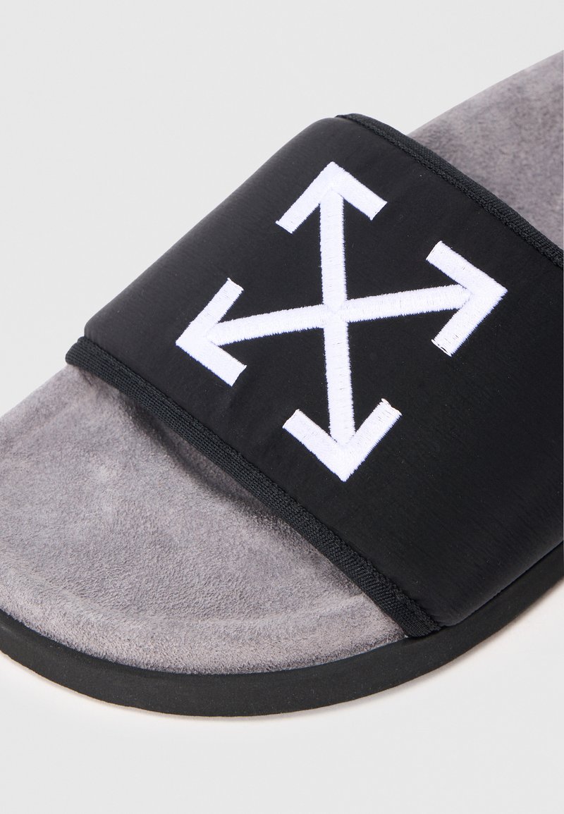 OFF-WHITE ARROW SLIDER - Pool slides - black/white/black  display picture 1