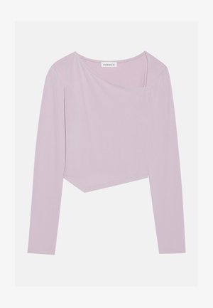 Lilla cropped topp med lange ermer og av-skulder utringning laget av glatt, lett stoff. Minimalistisk design, uten mønstre.