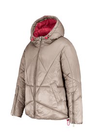 Puffermantel in hellbeige mit einem gesteppten Design, Kapuze, rosa Akzenten, Frontreißverschluss und Seitentaschen. Glatte, glänzende Textur.