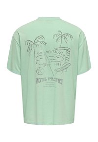 Only & Sons LOCKER GESCHNITTEN RUNDHALS KASTIGE ÄRMEL - T-shirt print - birds egg green