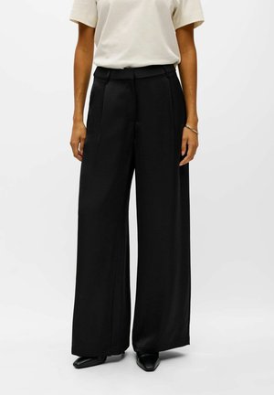 Object, WIDE-LEG TROUSERS SATIN PLEATED - Pantalon classique - black