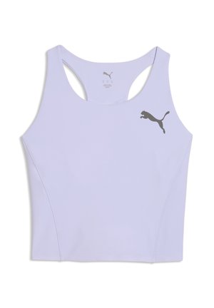 Lavendel racerback sportstop med sort Puma-logo på venstre bryst og indersiden af halsudskæringen.