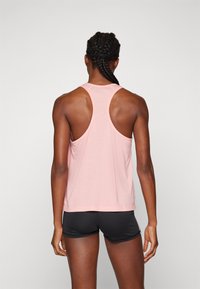 adidas Performance ESSENTIALS różowy