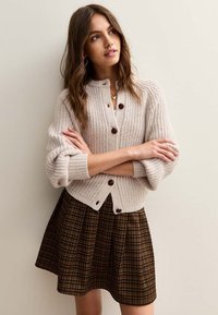 RAGLAN SLEEVE - Vest - cream