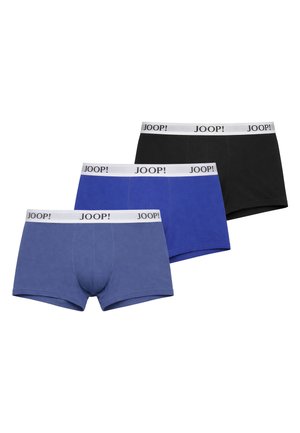 Tre par herreboxershorts i sort, kongeblå og marineblå, hver med en hvid elastisk taljebånd med mærket "JOOP!" i sorte bogstaver.