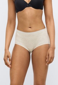 Μπεζ βαμβακερό σλιπ hipster με μαλακή δαντέλα στη μέση. Λεία υφή και απλός σχεδιασμός, κατάλληλο για καθημερινή χρήση.