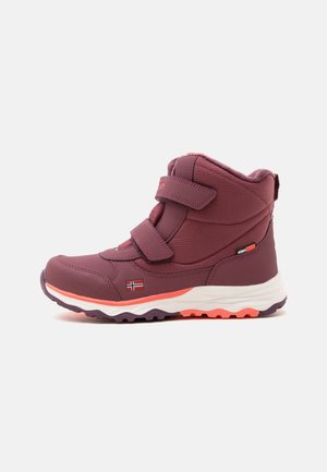 TROLLKIDS KIDS HAFJELL UNISEX - Χειμερινές μπότες - frozen berry/deep ruby /pink salmon